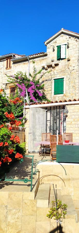 Apartment Alena With Terrace And Garden Center Jelsa Jelsa  Exterior photo