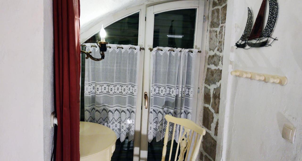 Apartment Alena With Terrace And Garden Center Jelsa Jelsa  Exterior photo